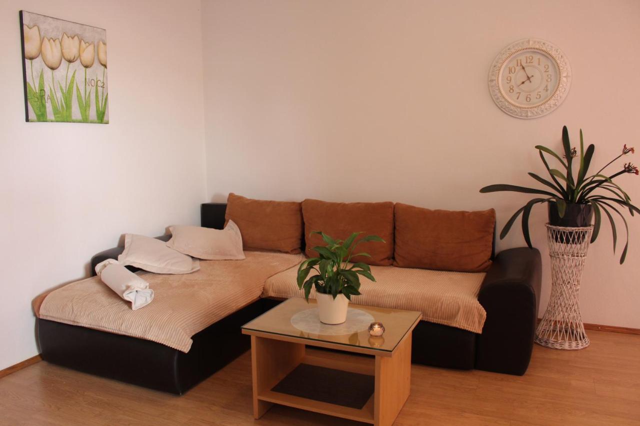House Apartment *