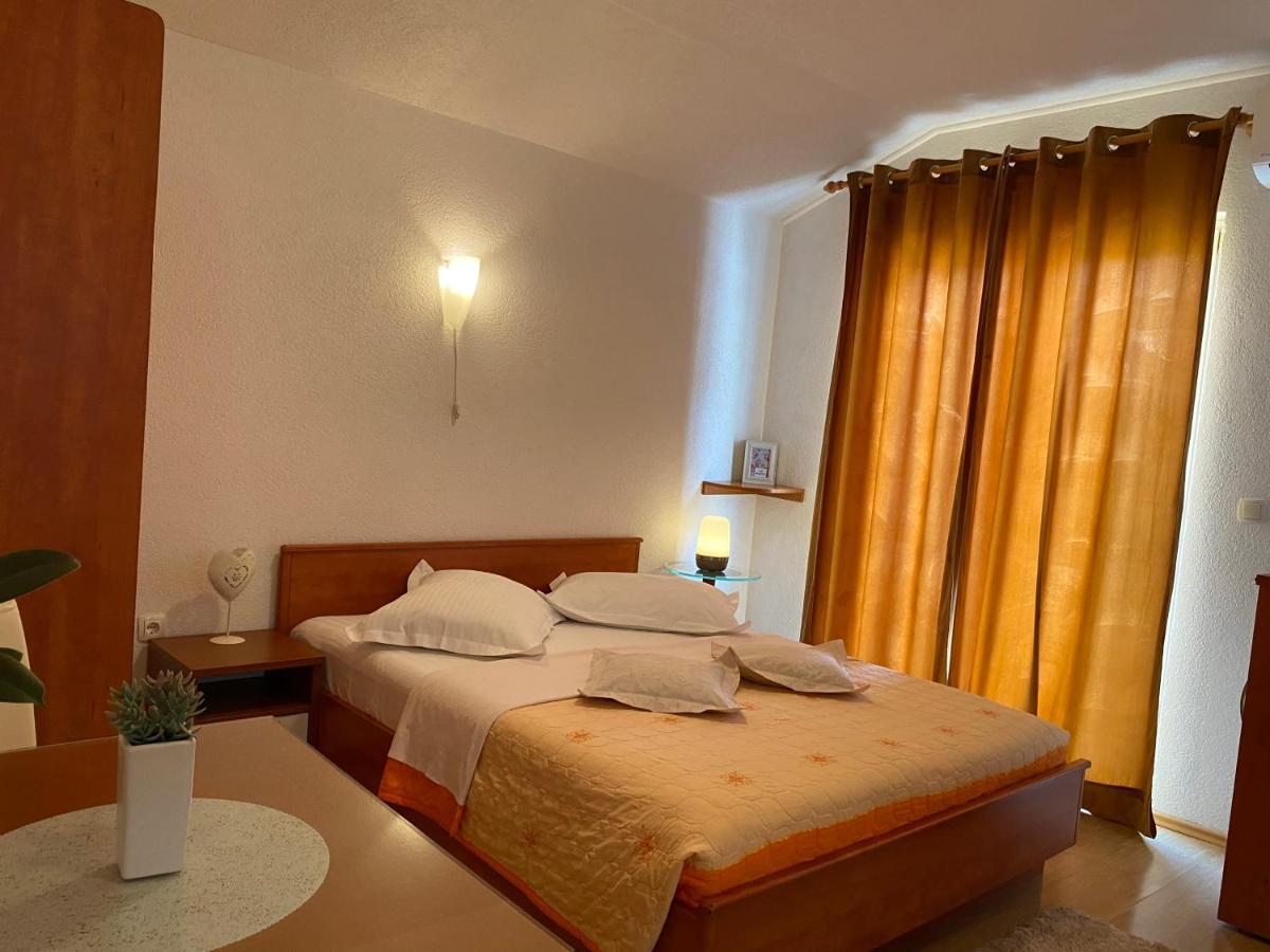 House Apartment *