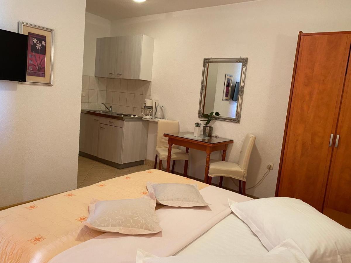 House Apartment *